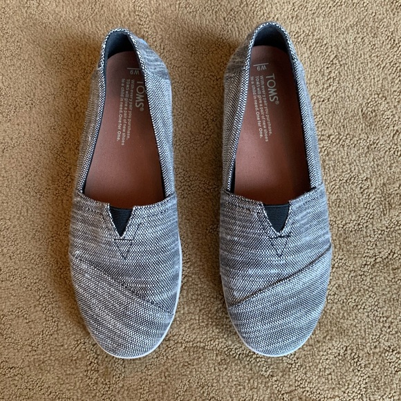 Toms Shoes - Toms women’s flat size 9. NWOT